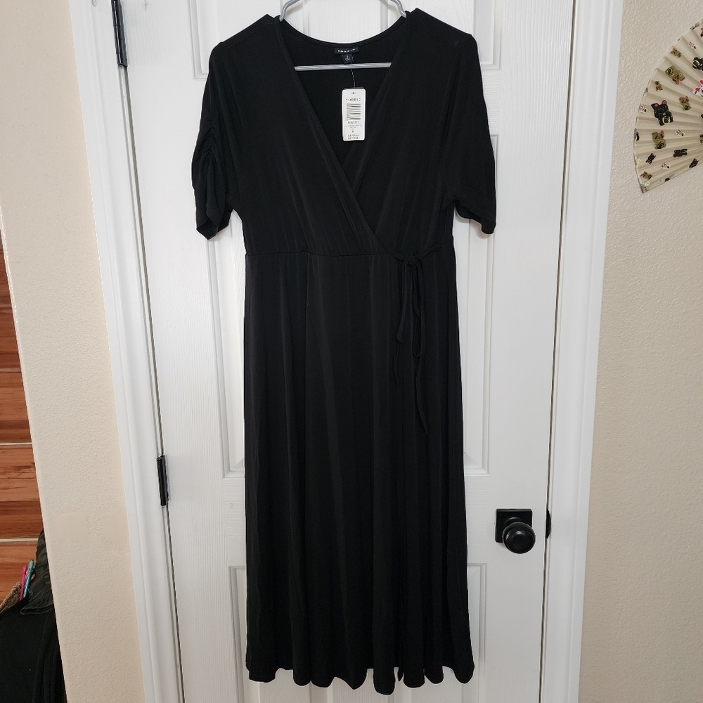 TORRID NWT Splid Black Faux Wrap Maxi Dress Size 0